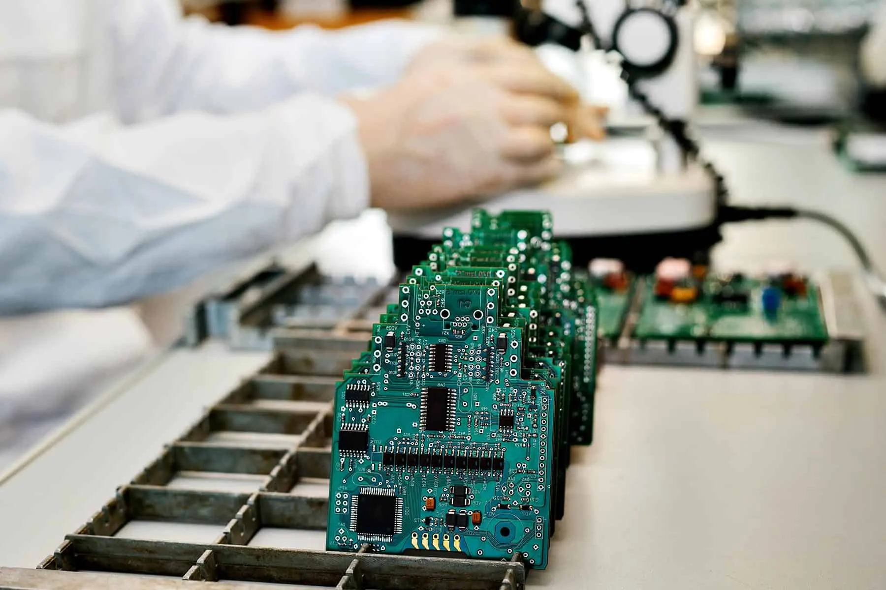 $51/HR CIRCUIT BOARD ASSEMBLER JOBS | NO EXPERIENCE REQUIRED | BOTH MALE & FEMALE